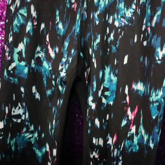 BLACKOUT LEGGINGS S Gapfit Blue Pink Watercolor Activewear Fitness Running Yoga - Picture 5 of 8